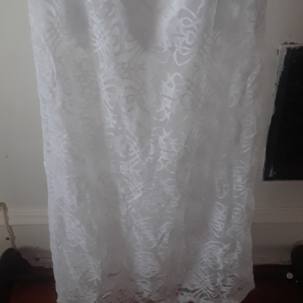 Dress - Picture 3 of 4